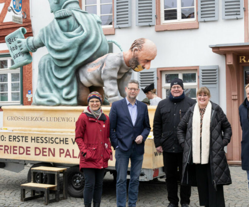 Demokratie-Theater auf dem Butzbacher Marktplatz 9
